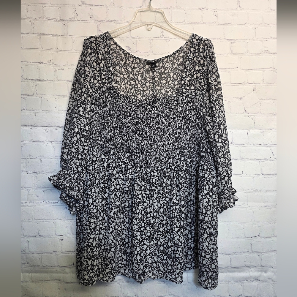 Torrid/ Floral Black and White Blouse